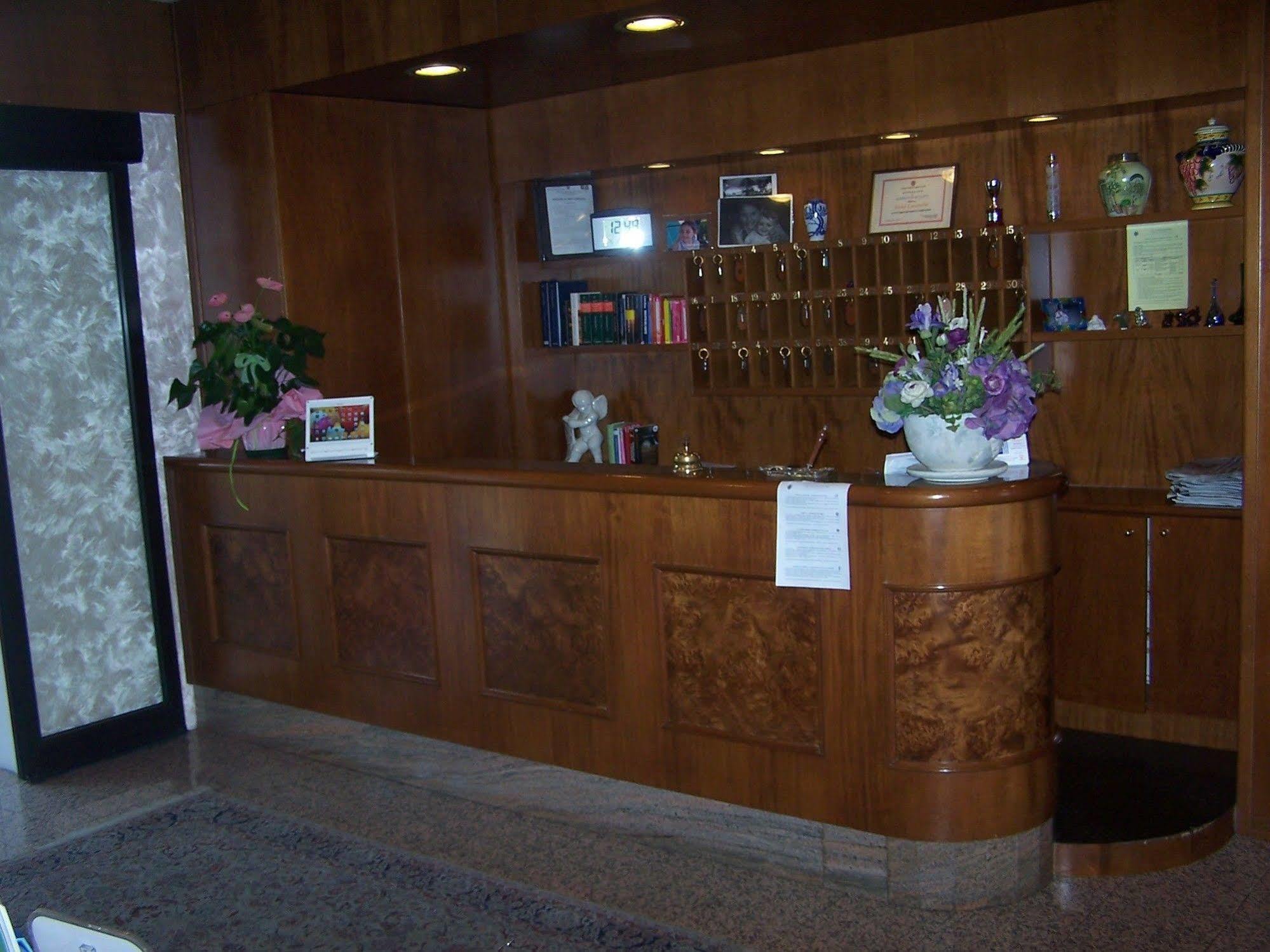 Hotel Carancini سالسوماجّوري تيرمي المظهر الخارجي الصورة